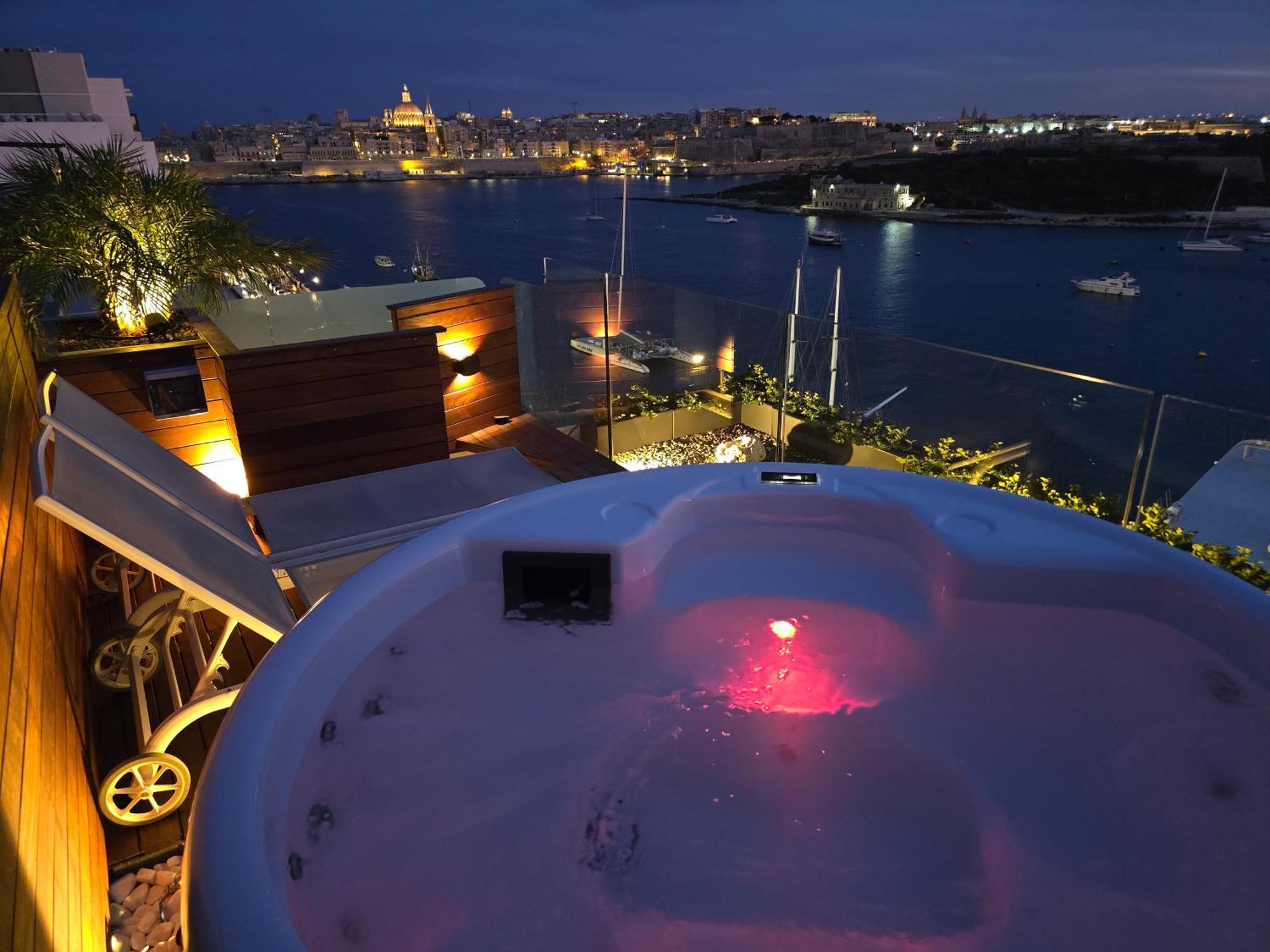 Seafront Duplex Penthouse Apartment Sliema Exterior foto