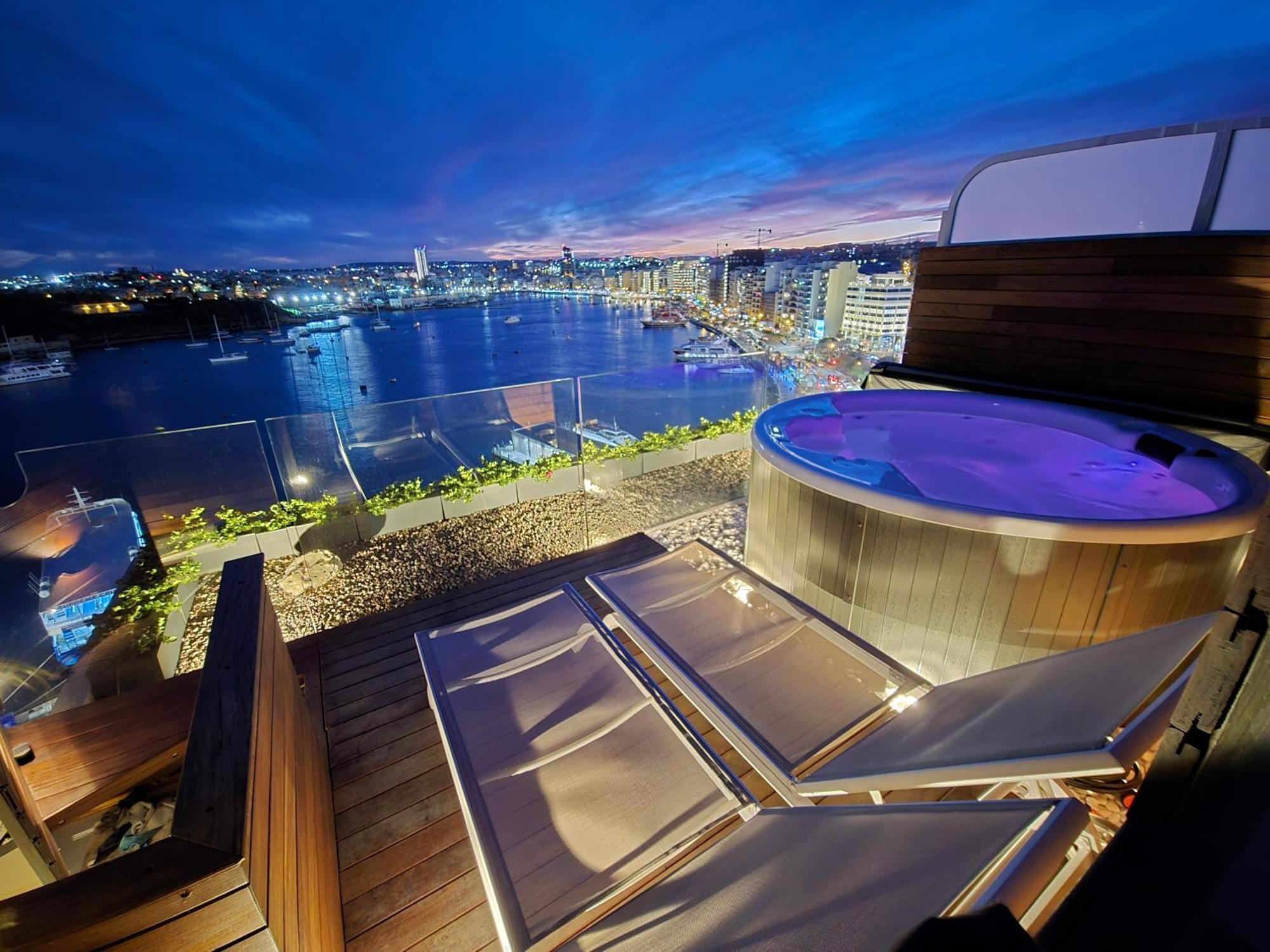 Seafront Duplex Penthouse Apartment Sliema Exterior foto